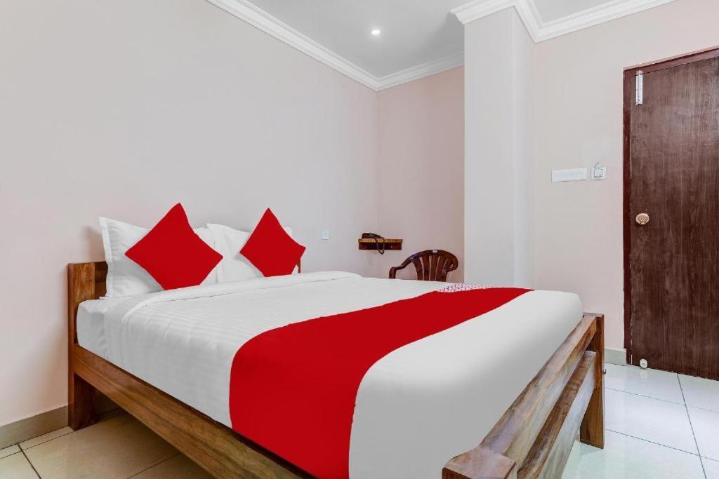 Pn Samy Inn Pondicherry Exterior foto
