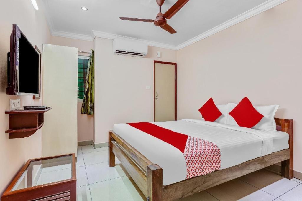 Pn Samy Inn Pondicherry Exterior foto